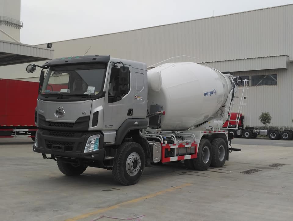 XE TRỘN BÊ TÔNG CHENGLONG 385HP 14 M3 Chenglong trợ thủ đắc lực trên mọi hành trình!
